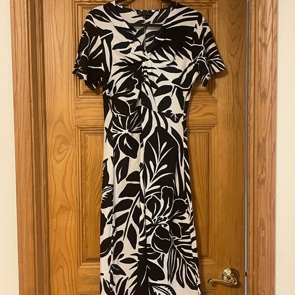 DG2 by Diane Gilman Dresses & Skirts - DG2 by Diane Gilman Black and Cream Floral Midi Dress